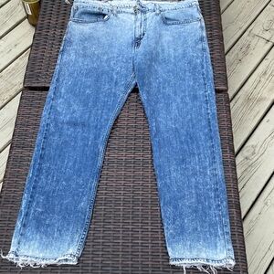 Men’s Levi’s Distressed Jeans